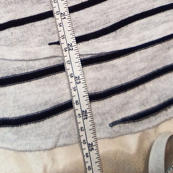 H & M Oversized Top - Picture 5 of 9